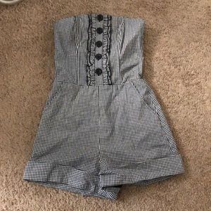 Black and white jumper